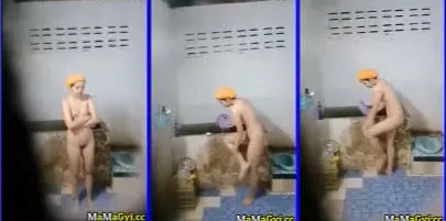 ရေချိုးနေတဲ့ဆော်အသန့်လေး မိုက်တယ်ကွာ